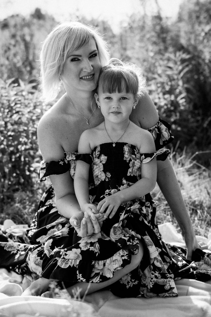 Natalie Heit Photography - Familienbild Mama und Tochter aus Familienshooting Regensburg