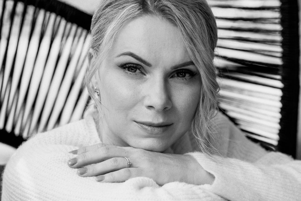 Natalie Heit Photography - Fotografin Regensburg - Frauenportrait schwarz-weiß