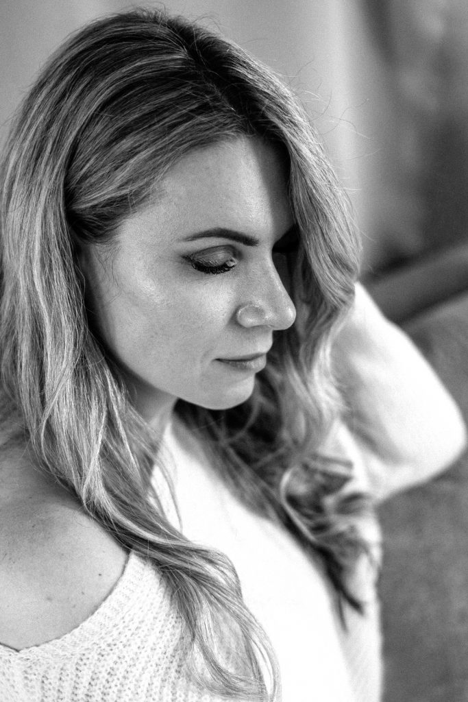 Natalie Heit Photography - Fotografin Regensburg - Frauenportrait schwarz-weiß